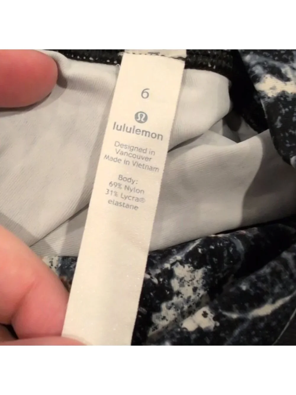 Lululemon Wunder Under Crop (Hi-Rise) 21
